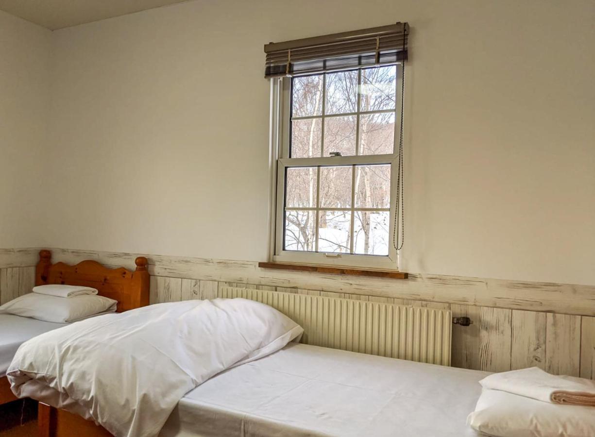 Chalet Banff - 6 Bedroom 6 Bathroom Ski Lodge นิเซโกะ ภายนอก รูปภาพ